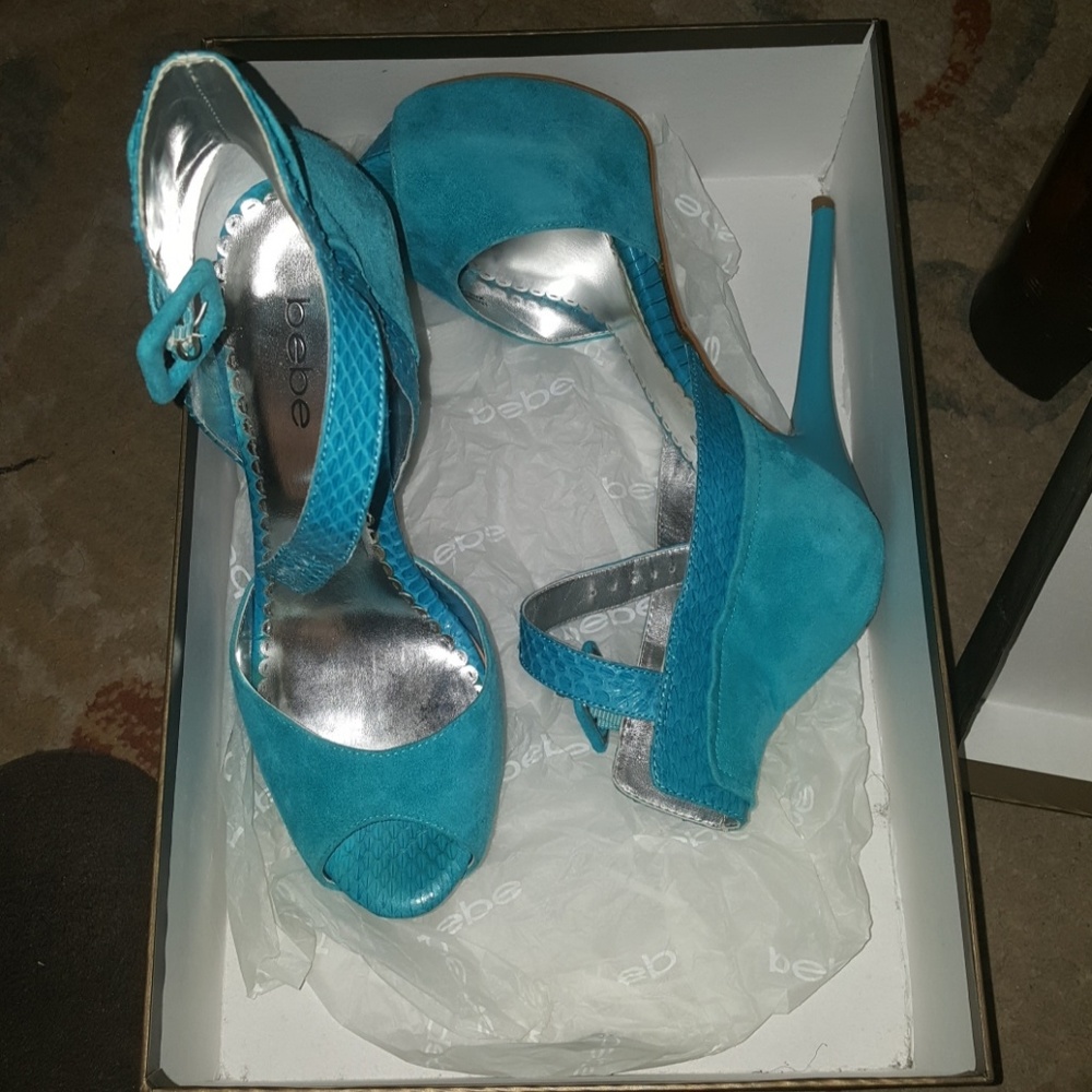 High Heels - Picture 2 of 3